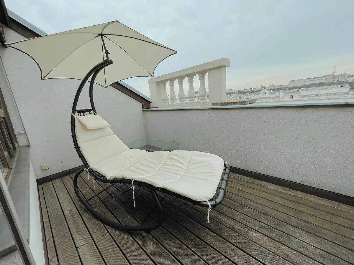 شقة Luxury 150M2 Suite In Most Desirable Area Of Historic Central فيينا النمسا